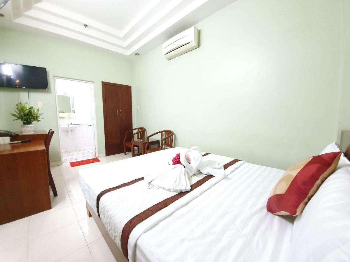 Khach San Truong Son Hotel Ho Chi Minh City Exterior photo
